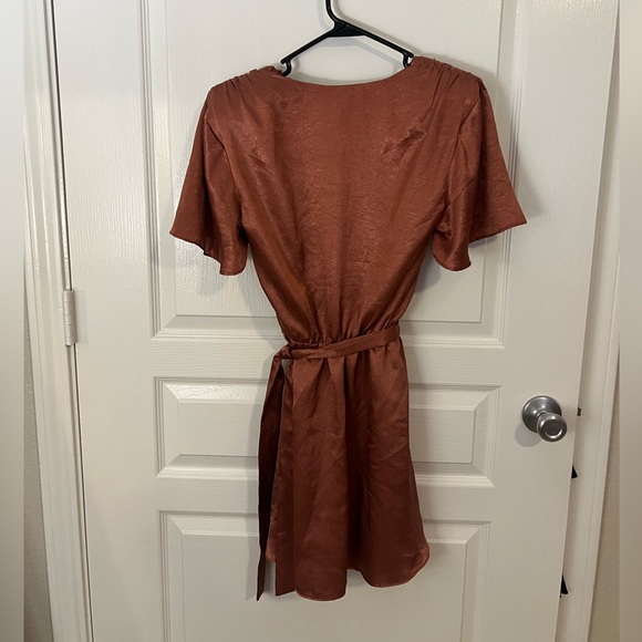 Elegant Rose Gold Dress - Picture 5 of 6